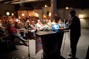 Redner und Publikum beim Hamburg Animation Club auf dem Kurzfilmfestival Hamburg – Eventfotograf Hamburg