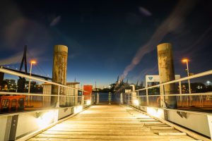 Bootssteg am Hamburger Hafen – Landschaftsfotograf Hamburg
