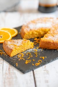 Orangenkuchen mit Puderzucker – Foodfotograf Hamburg