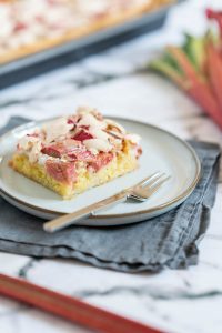 Rhabarberkuchen mit Beiser – Foodfotograf Hamburg