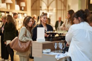 Frauen im Westwing Store Hamburg